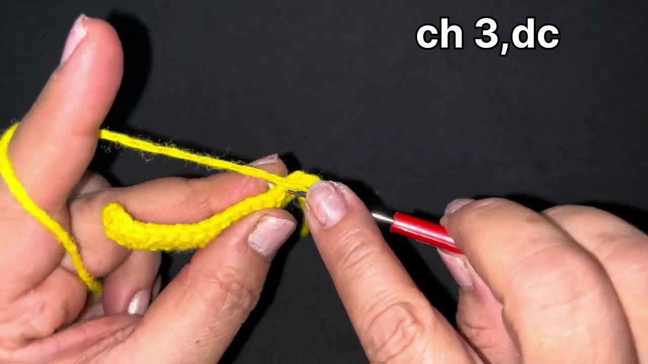 Sản phẩm móc len hoàn chỉnh với họa tiết được tạo từ các mũi dc và tr xen kẽ, trông rất chuyên nghiệp.