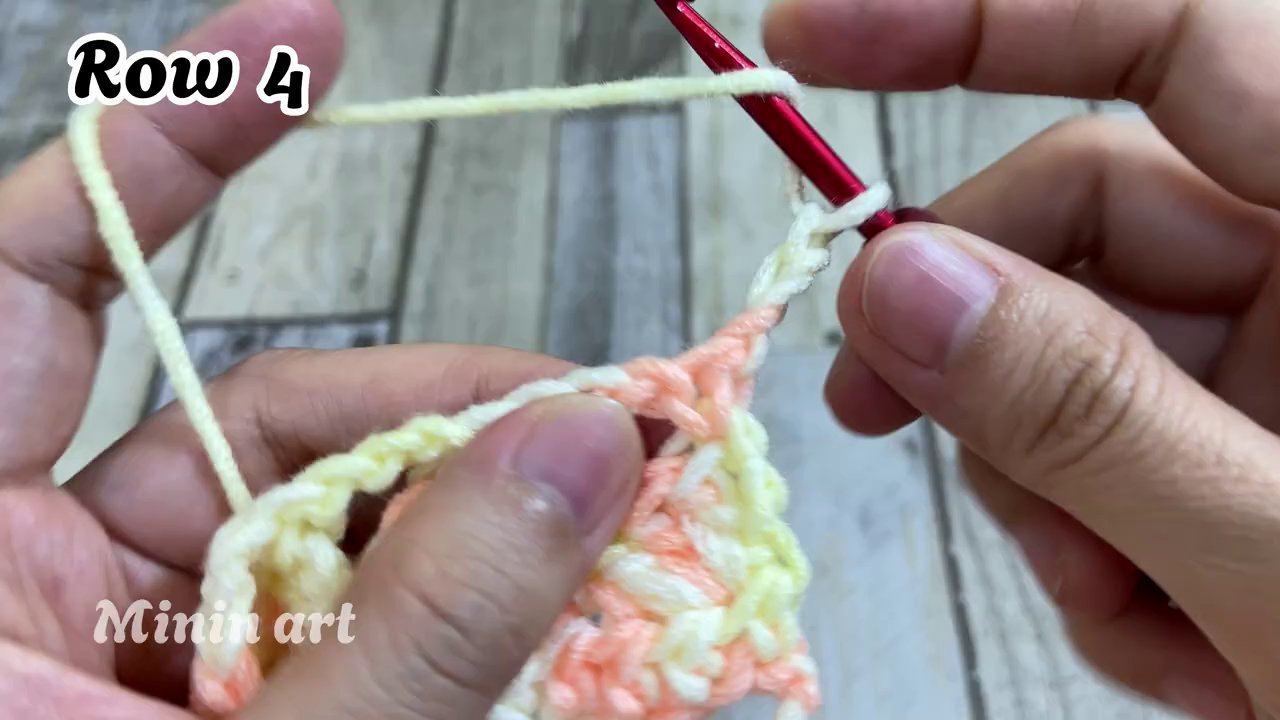 Một bảng so sánh nhỏ vẽ ta y giữa hiện tại hoàn thành và quá khứ hoàn thành.